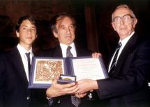 Elie Wiesel Receives the 1986 Peace Prize