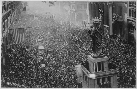 Gathered Crowds and Spanish Flu American History Medicine World War I Disasters Education