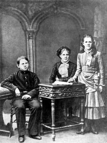 Dosteyevsky's wife and children