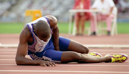 derek redmond 1992 olympics injury barcelona 400m hamstring olympic story running pain ground never father track summer his while who