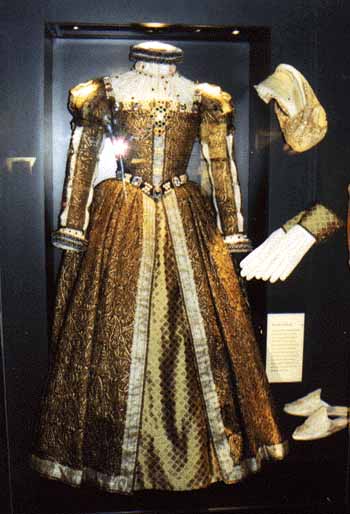 Mary, Queen of Scots - Her Dress